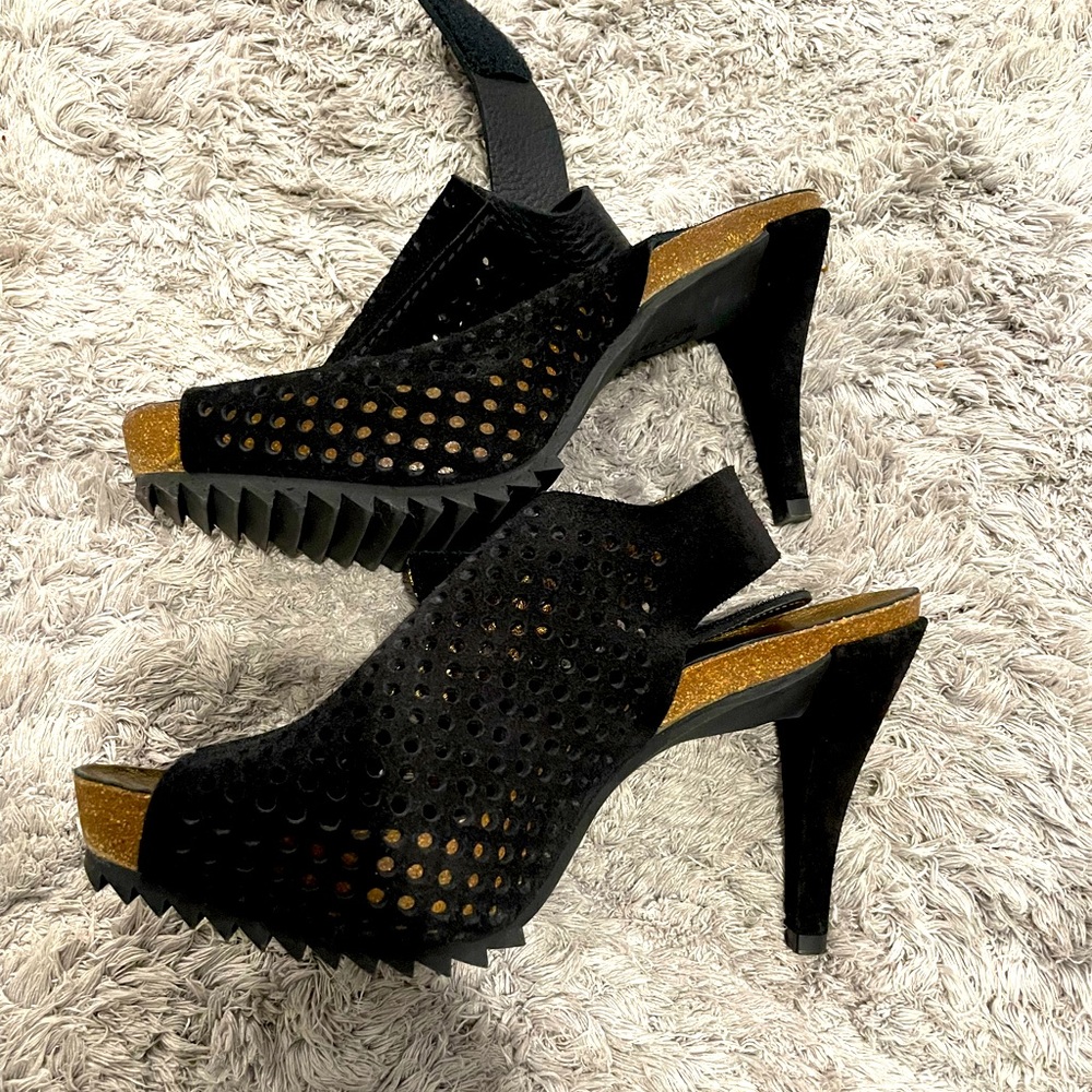 PEDRO GARCIA petal healed sandal